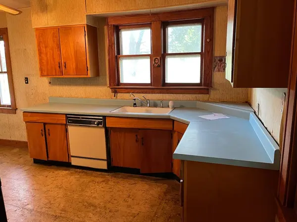 1002 S Lincoln AVE, Aurora, IL 60505