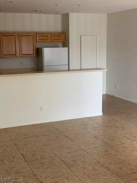 4437 Dover Straight Street #207, Las Vegas, NV 89115