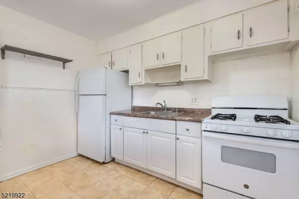 66 Melody Hill Rd, Clifton City, NJ 07013