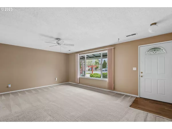 301 S EVEREST ST, Newberg, OR 97132