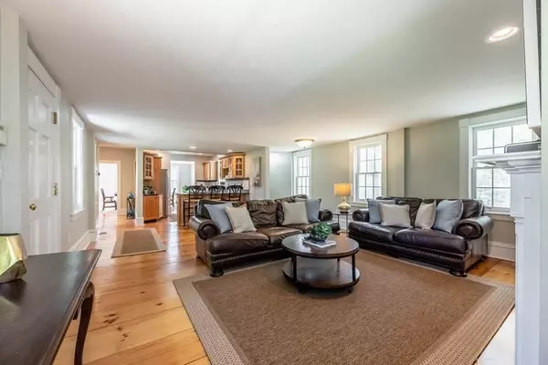 305 S Main St, Andover, MA 01810