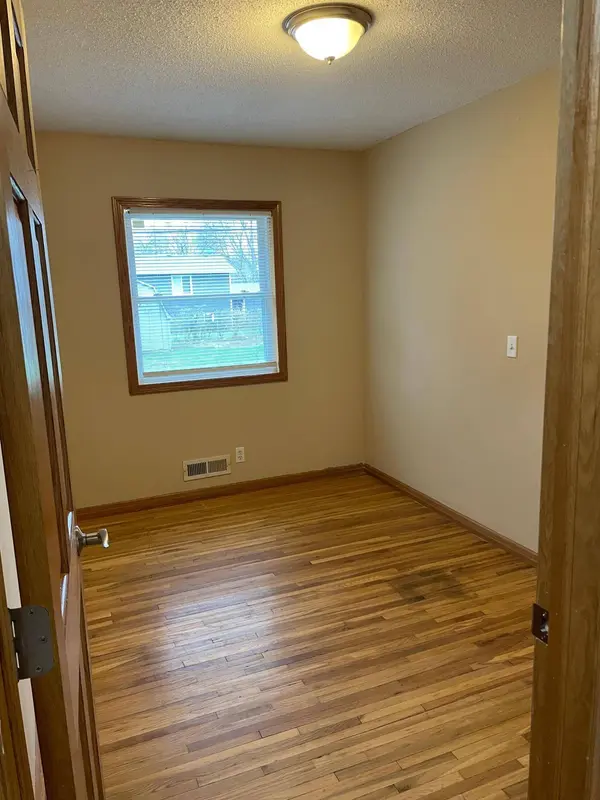 148 Territorial RD NE, Blaine, MN 55434