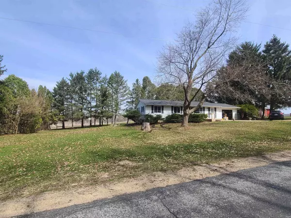 728 Sherman Dr, Medina, WI 53559