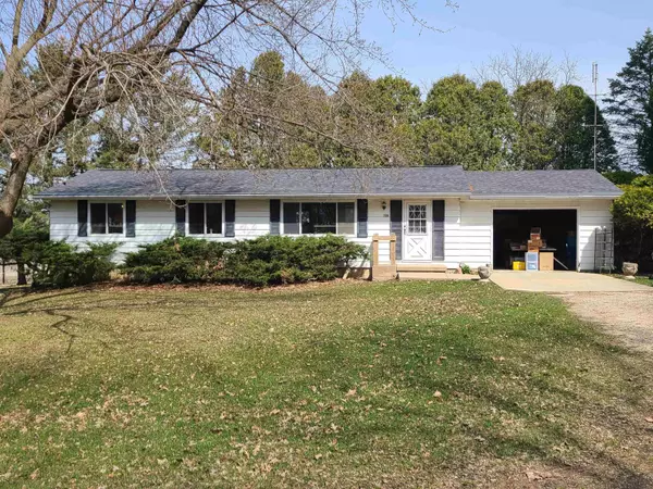 728 Sherman Dr, Medina, WI 53559