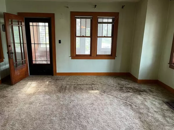 1002 S Lincoln Avenue, Aurora, IL 60505