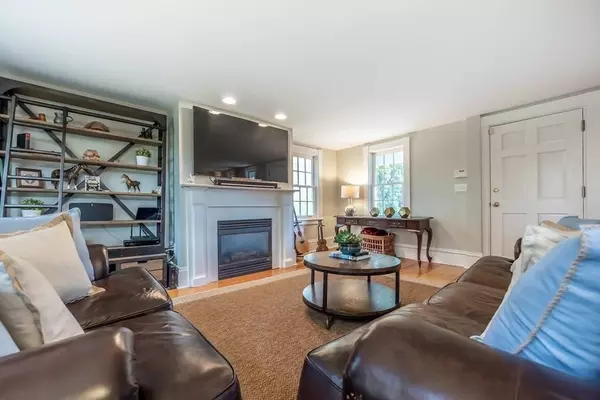 305 S Main St, Andover, MA 01810