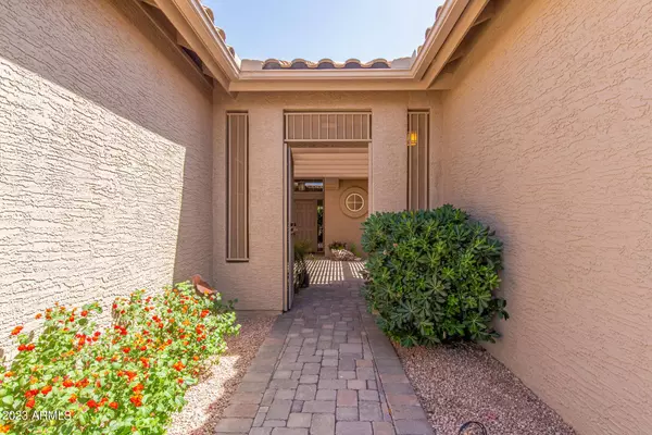 8927 E Cedar Waxwing Drive, Sun Lakes, AZ 85248