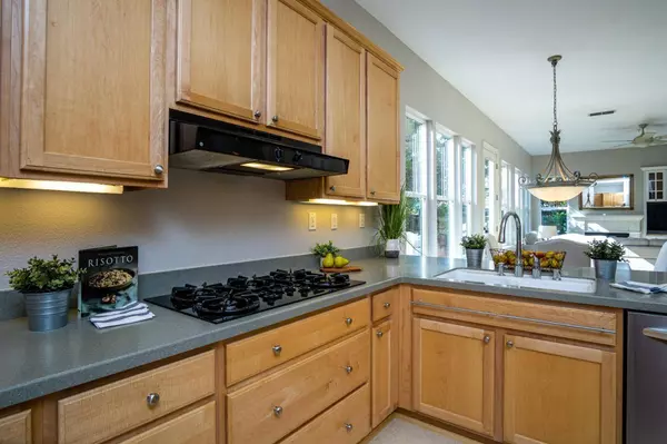 6511 Upland CT, Rocklin, CA 95677