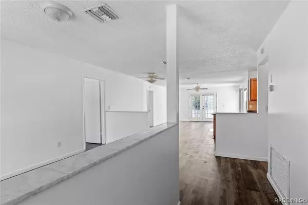 9253 Bay DR, Spring Hill, FL 34608