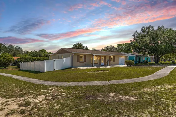 9253 BAY DR, Spring Hill, FL 34608