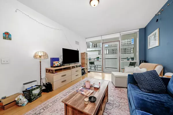 123 S Green ST #402B, Chicago, IL 60607