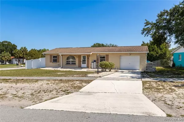 9253 Bay DR, Spring Hill, FL 34608