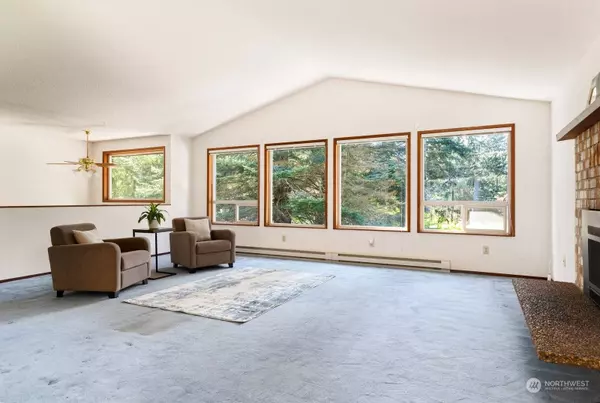 2612 Oyster WAY, Oak Harbor, WA 98277