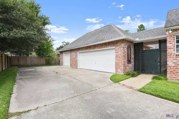 553 MOSSY OAKS AVE, Baton Rouge, LA 70810