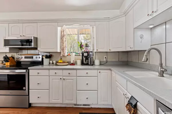 405 N CLOVERDALE RD, North Salt Lake, UT 84054