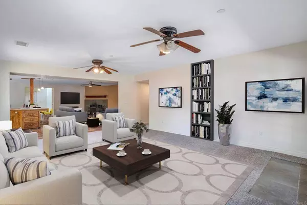 9654 Petite Ln, Lakeside, CA 92040