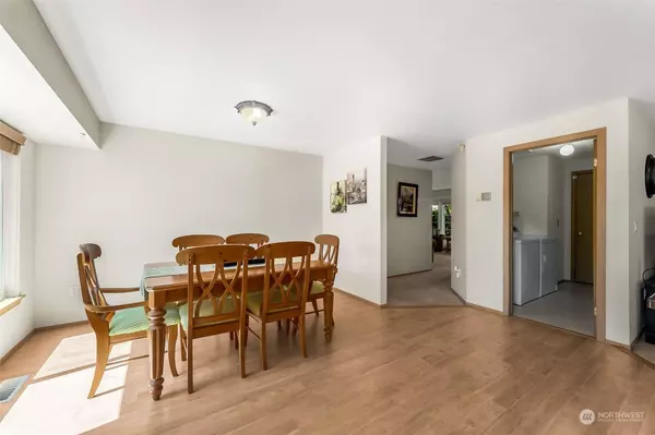 22925 SE 283rd ST, Maple Valley, WA 98038