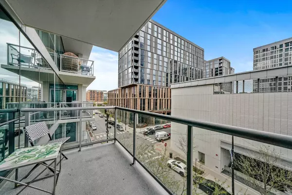 123 S Green ST #402B, Chicago, IL 60607