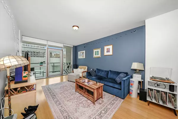 123 S Green ST #402B, Chicago, IL 60607