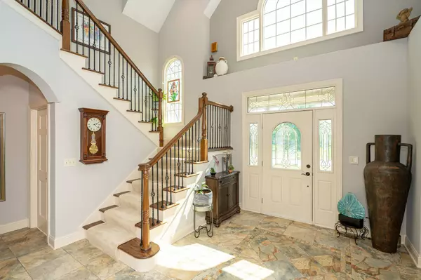 608 White Oak WAY, Yorkville, IL 60560