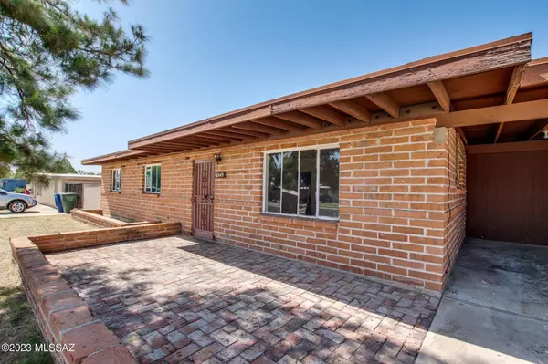 6949 E Calle Marte, Tucson, AZ 85710