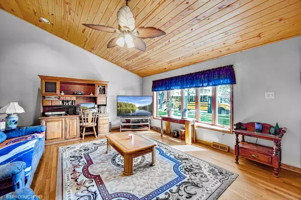 9604 Mayfield Avenue, Oak Lawn, IL 60453