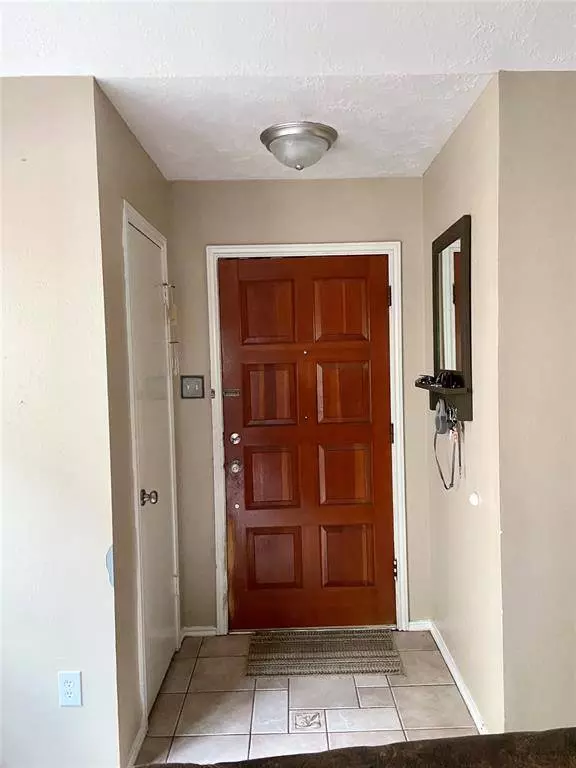 6 Crestbriar CT, Baytown, TX 77521