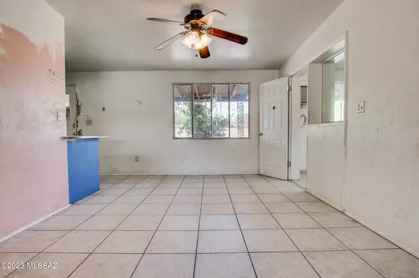 6949 E Calle Marte, Tucson, AZ 85710