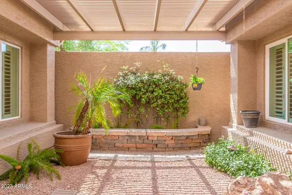 8927 E Cedar Waxwing Drive, Sun Lakes, AZ 85248