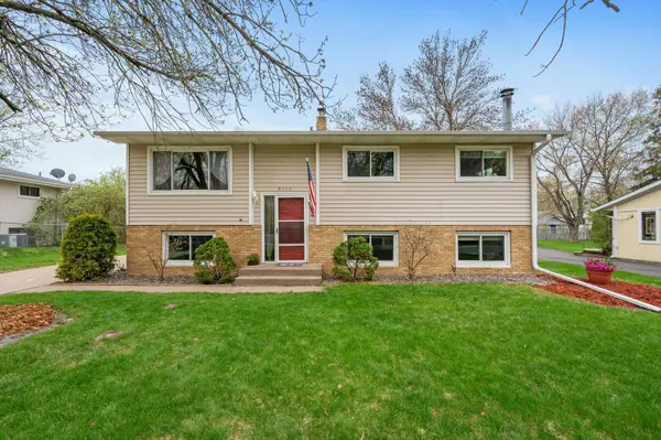 5923 Carlson ST, Shoreview, MN 55126