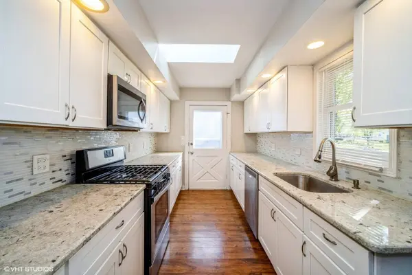 504 ISA DR, Wheeling, IL 60090