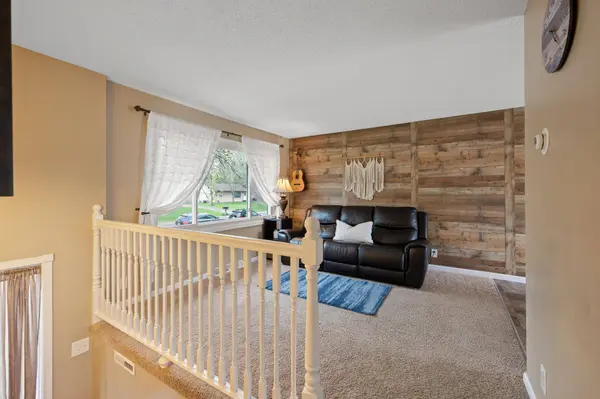 5923 Carlson ST, Shoreview, MN 55126