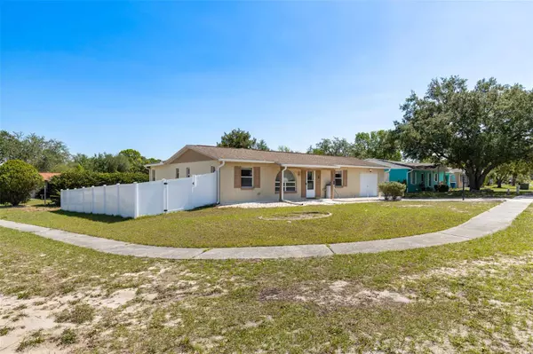 9253 BAY DR, Spring Hill, FL 34608