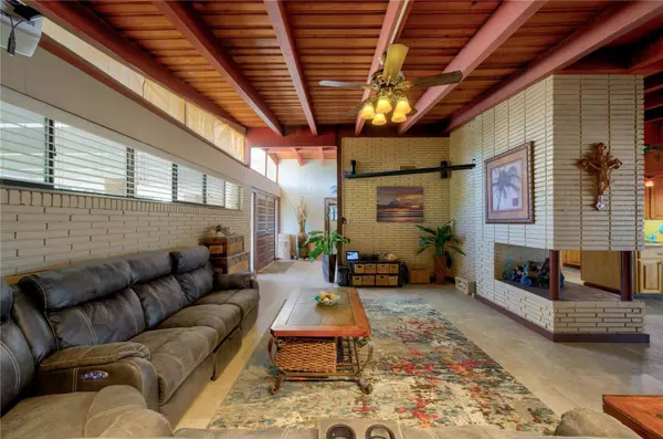 5635 7TH AVE N, St Petersburg, FL 33710