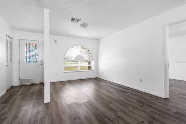 9253 BAY DR, Spring Hill, FL 34608