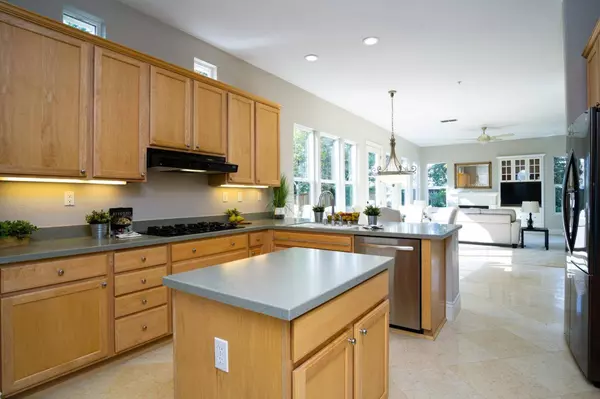 6511 Upland CT, Rocklin, CA 95677