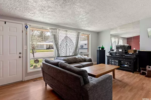 405 N CLOVERDALE RD, North Salt Lake, UT 84054