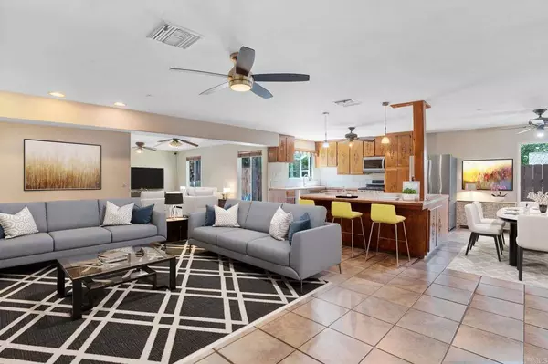 9654 Petite Ln, Lakeside, CA 92040