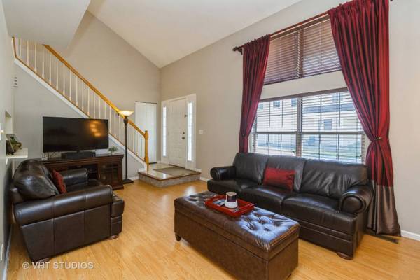 236 Acorn DR, Streamwood, IL 60107