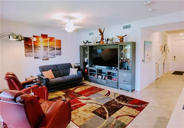 9584 Trevi CT #5217, Naples, FL 34113