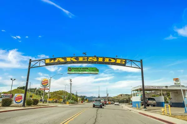 9654 Petite Ln, Lakeside, CA 92040