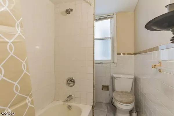 149 Columbia Ave, Newark City, NJ 07106