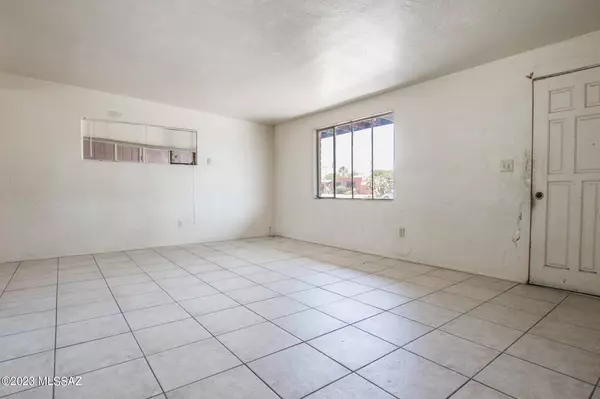 6949 E Calle Marte, Tucson, AZ 85710