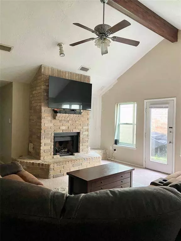 6 Crestbriar CT, Baytown, TX 77521