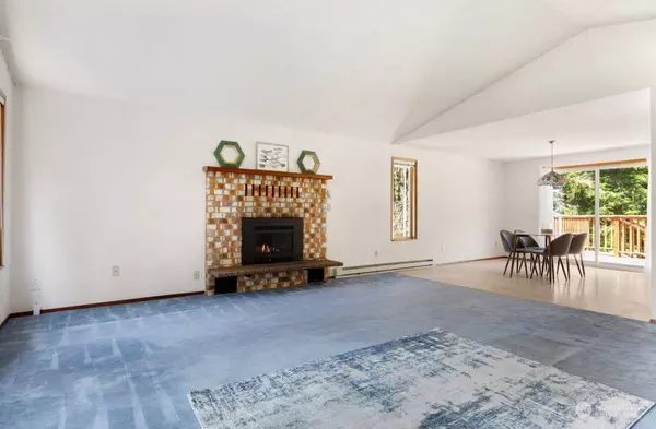 2612 Oyster WAY, Oak Harbor, WA 98277