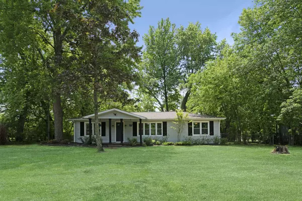 3594 Oakwood Rd, Woodlawn, TN 37191