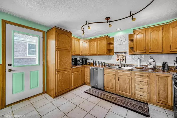 9604 Mayfield Avenue, Oak Lawn, IL 60453