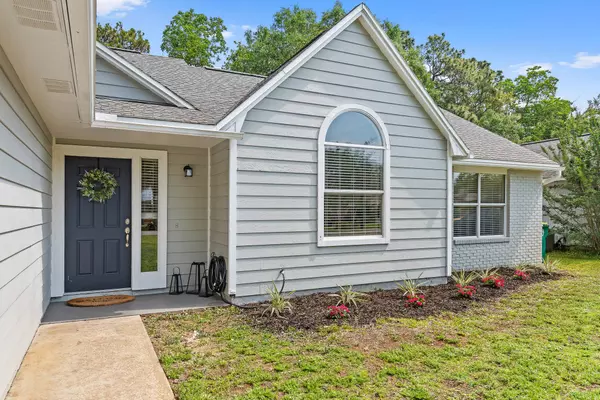 112 Meadow Woods Lane, Niceville, FL 32578