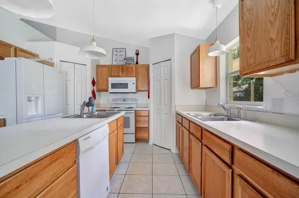 2703 N JULIET DR, Deltona, FL 32738