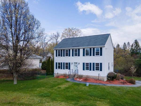 9 Mountain RD, Goffstown, NH 03045